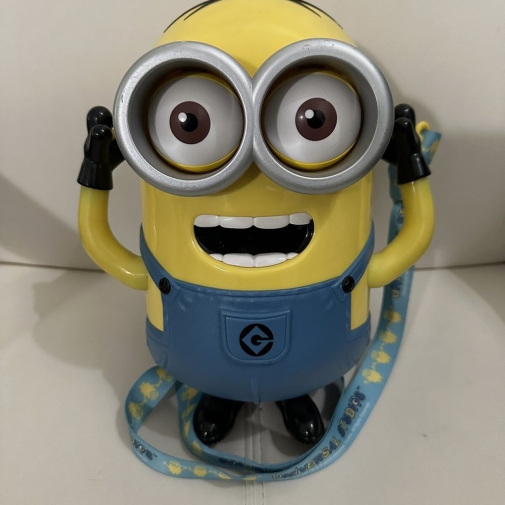 Universal Studios Minions Bob Popcorn Bucket Limited Edition, USJ Collectible - Picture 2 of 7